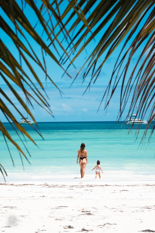 Little Footprints — Praslin