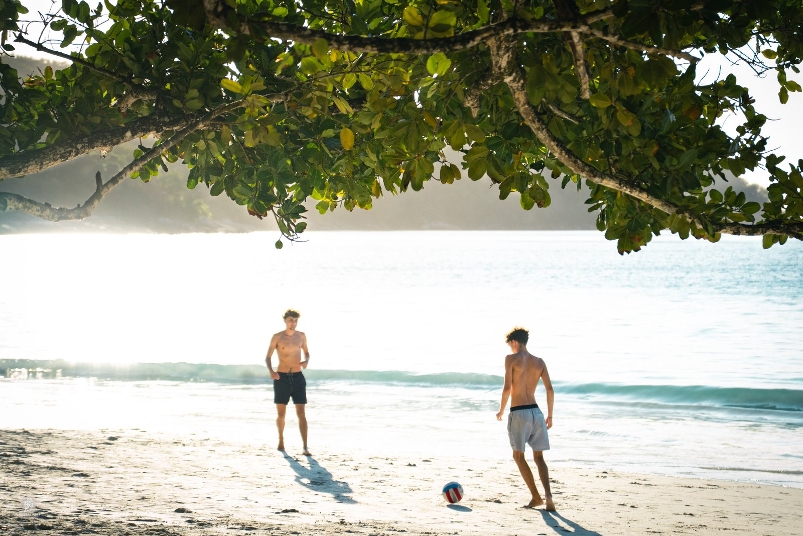 A Game by the Sea — Praslin